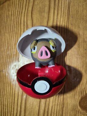 Lechonk with Pokeball (AS IS)